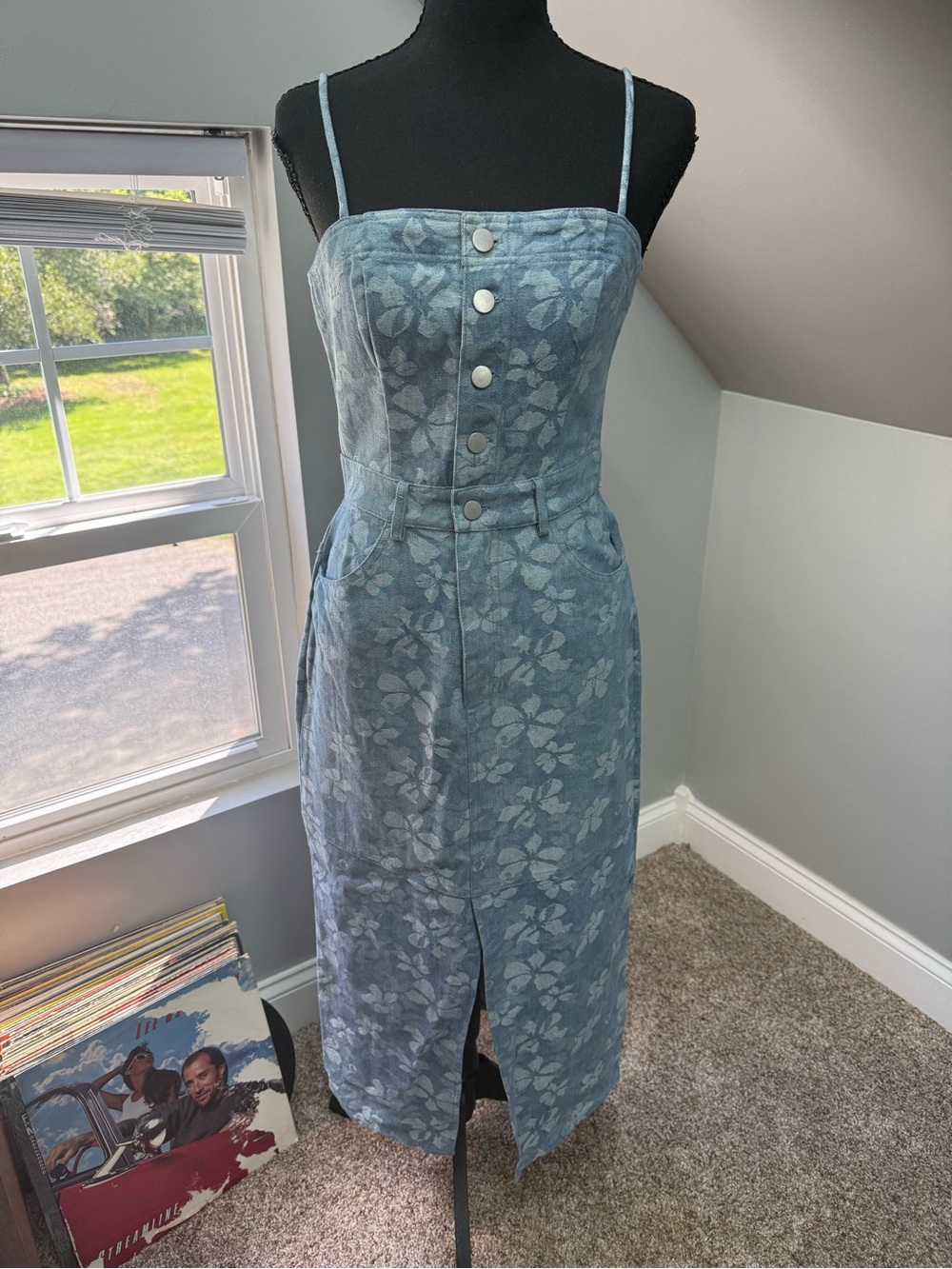 Storia Light Blue denim Floral Button-Front Midi Dress